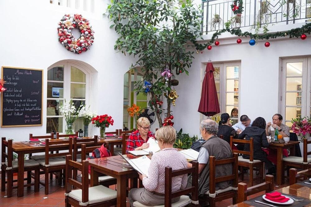 The cozy ambiance with classical background music creates the perfect setting for long brunch with friends or business partners (Source: Cafe Goethe)